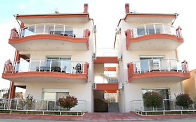 Sinanis Family Apartments