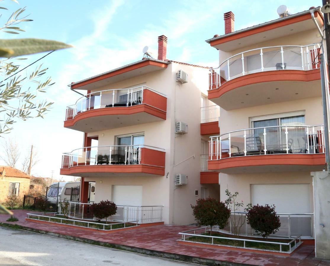 Sinanis Family Apartments Керамоти Екстериор снимка